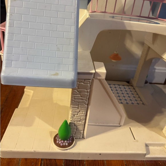 Vintage 1989 Little Tikes Dollhouse no accessories - Picture 7 of 10